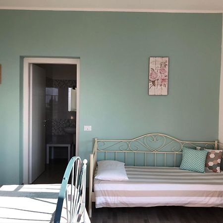 Bed And Breakfast Da Beatrice Sirmione Exteriör bild