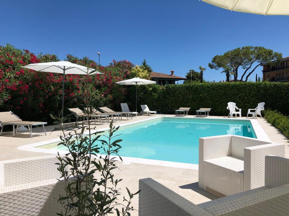 Bed And Breakfast Da Beatrice Sirmione Exteriör bild