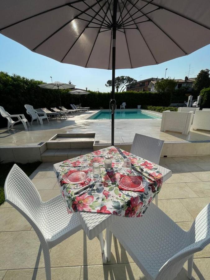 Bed And Breakfast Da Beatrice Sirmione Exteriör bild