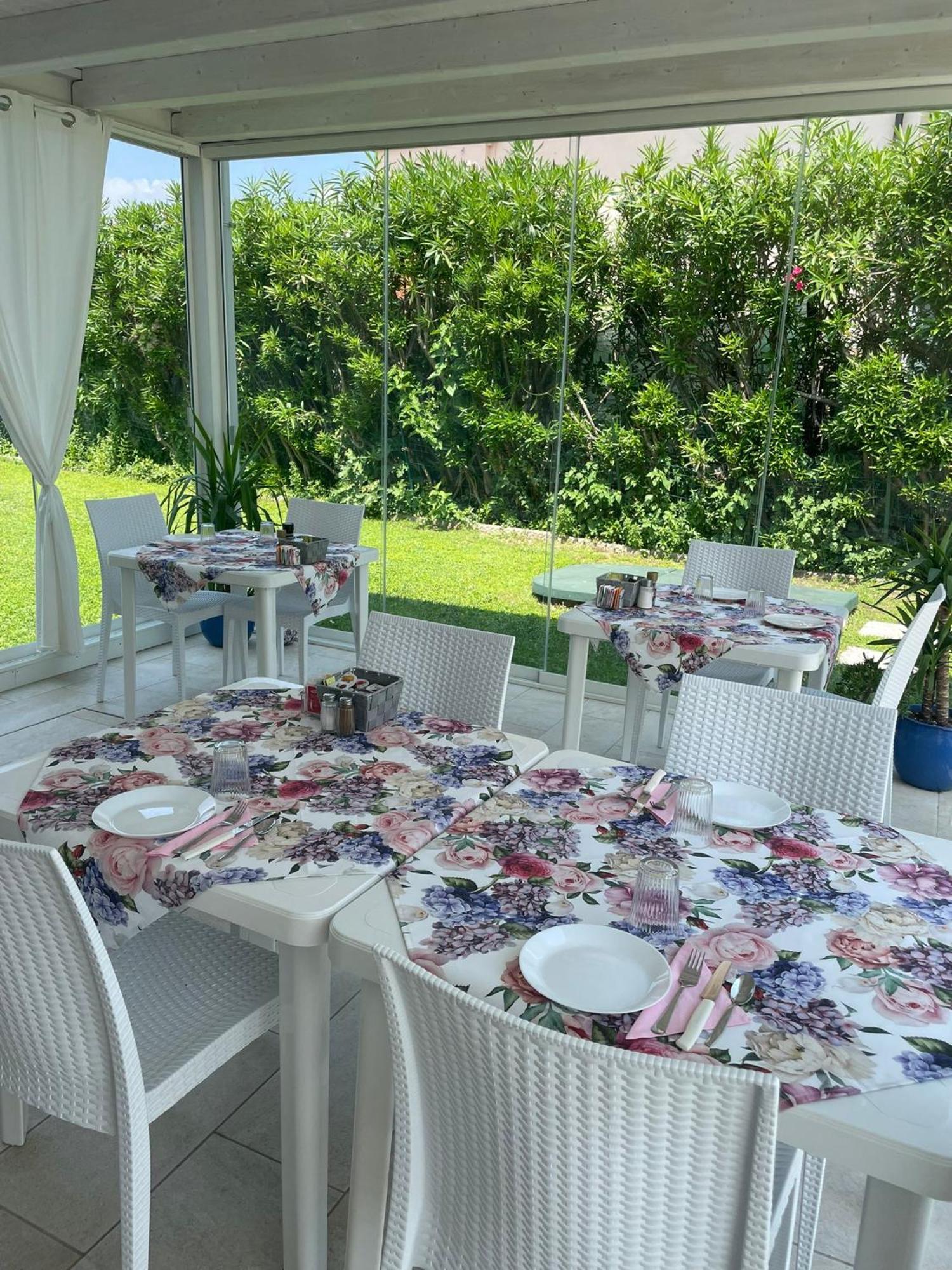 Bed And Breakfast Da Beatrice Sirmione Exteriör bild