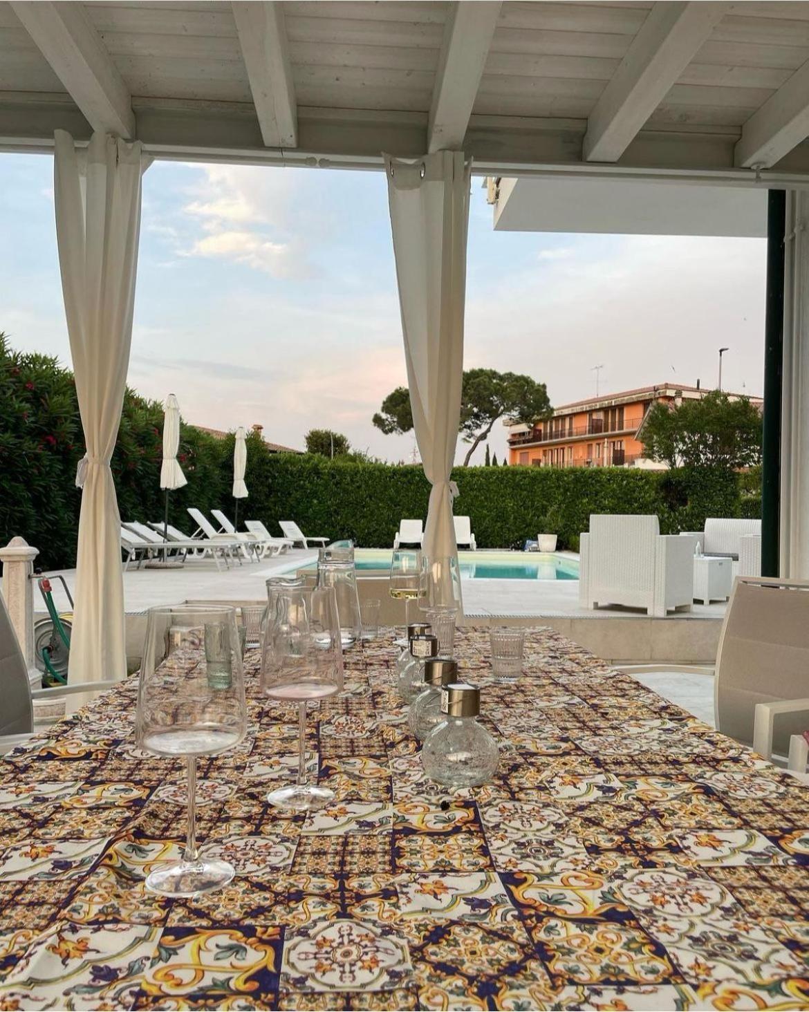 Bed And Breakfast Da Beatrice Sirmione Exteriör bild