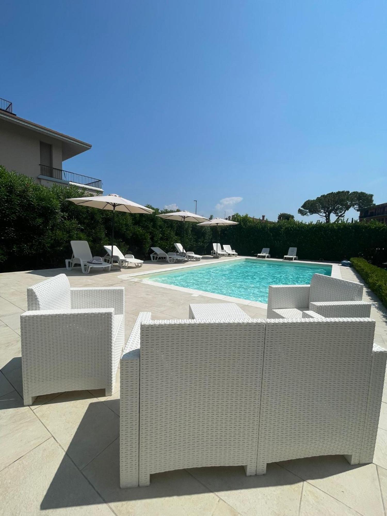 Bed And Breakfast Da Beatrice Sirmione Exteriör bild