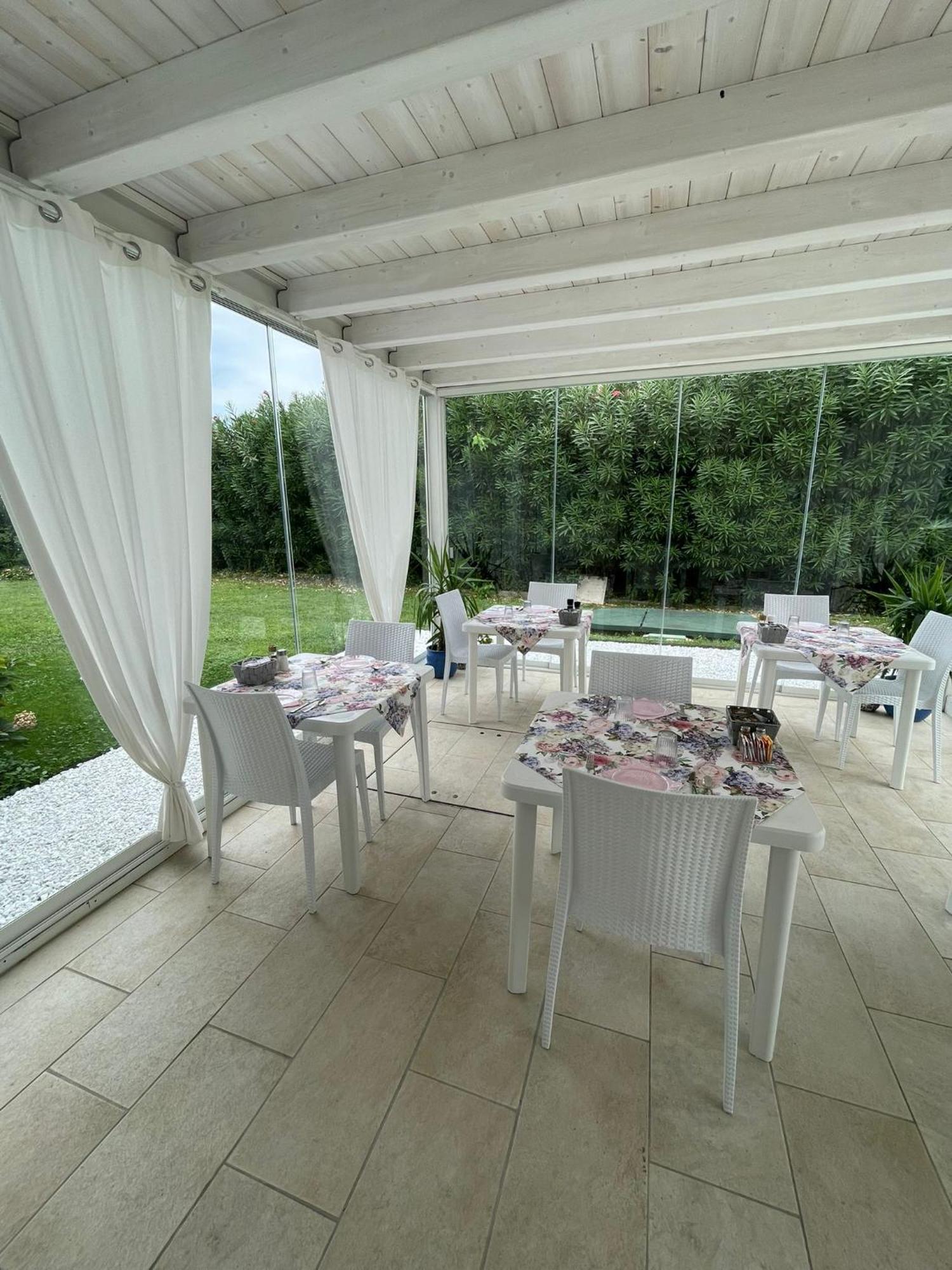 Bed And Breakfast Da Beatrice Sirmione Exteriör bild