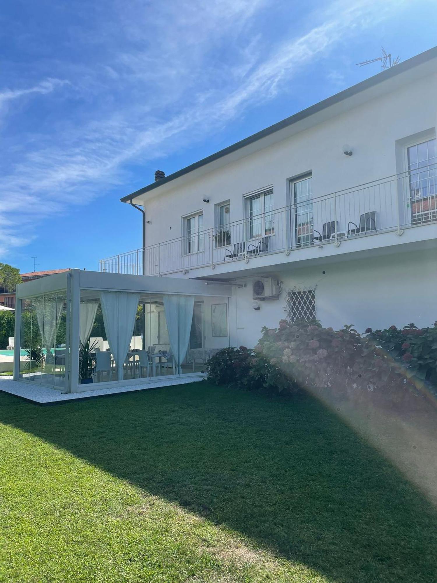 Bed And Breakfast Da Beatrice Sirmione Exteriör bild