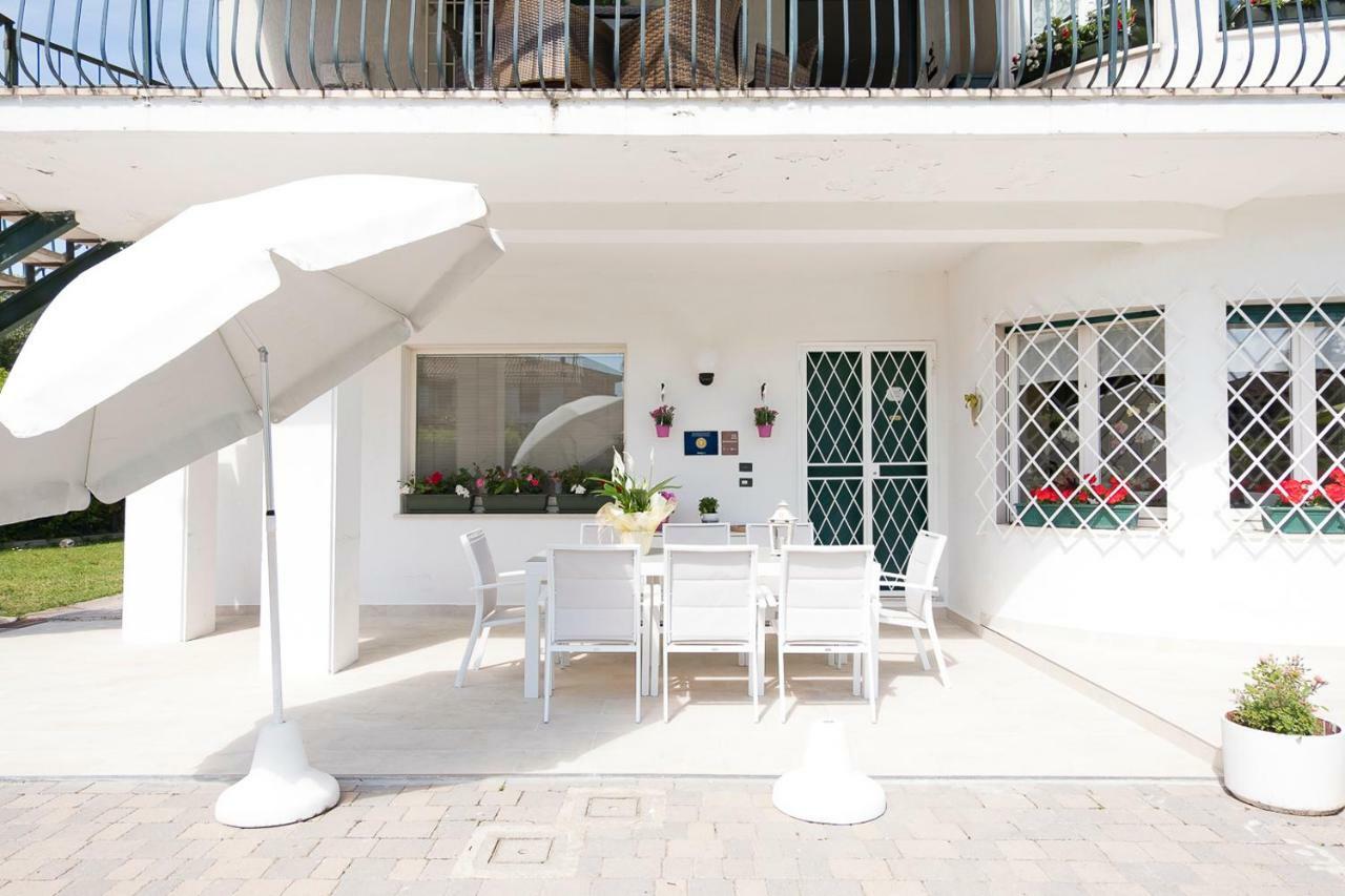 Bed And Breakfast Da Beatrice Sirmione Exteriör bild
